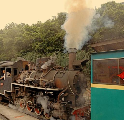 乐山嘉阳小火车自驾游怎么玩最省心？-第1张图片-星月文旅