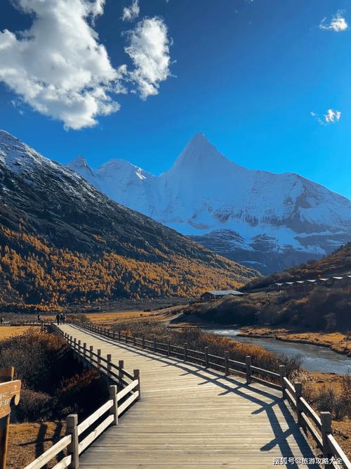 2025稻城亚丁怎么玩？攻略最新版来了！-第2张图片-星月文旅