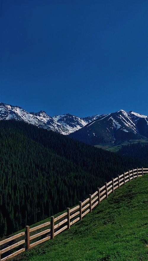 乌鲁木齐周边有哪些必游景点？-第1张图片-星月文旅