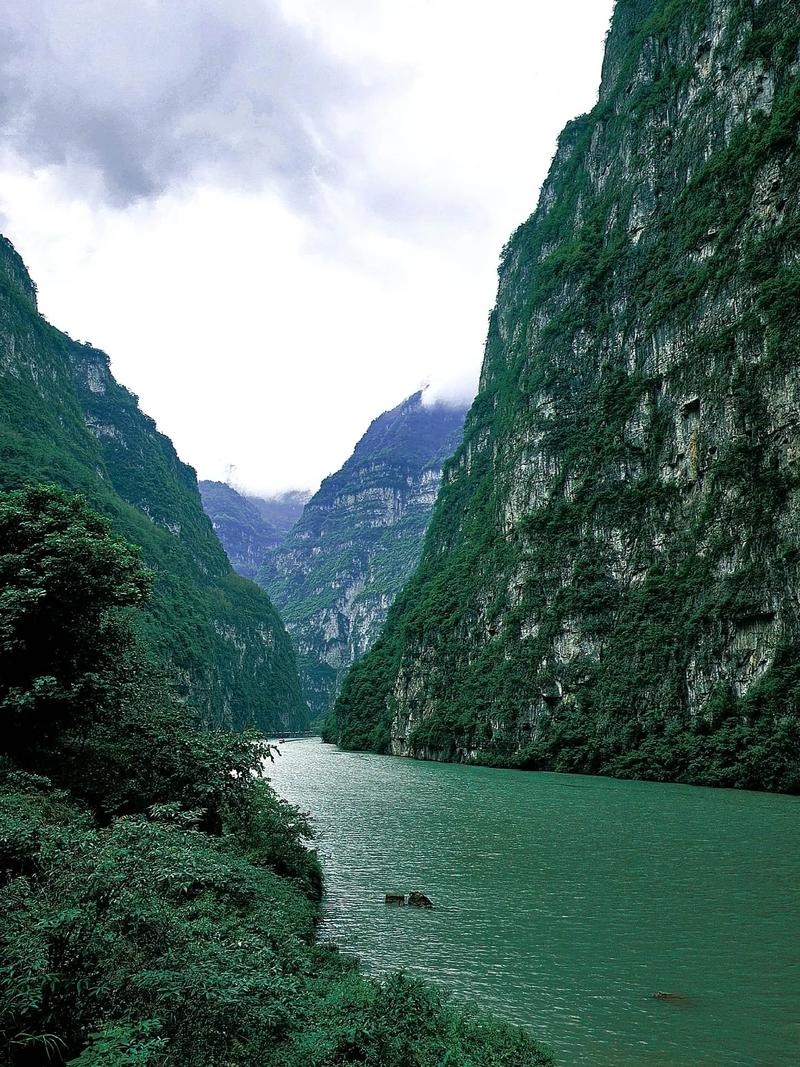 四川乐山周边有哪些必游景点？-第2张图片-星月文旅