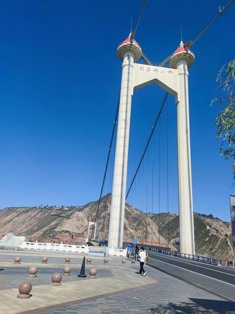 2025刘家峡旅游怎么玩？攻略必看景点有哪些？-第2张图片-星月文旅