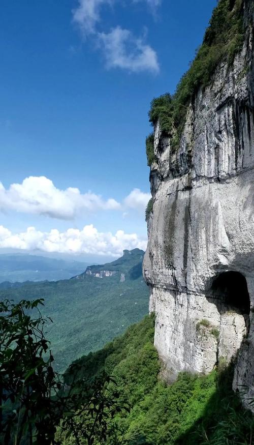 重庆金佛山旅游攻略有哪些必玩?-第3张图片-星月文旅 重庆金佛山旅游攻略有哪些必玩?-第3张图片-星月文旅