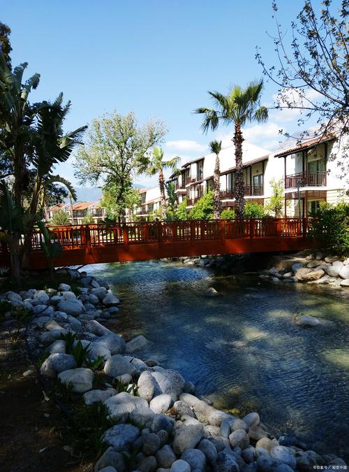 思拉堡虹溪谷温泉自驾游-第3张图片-星月文旅