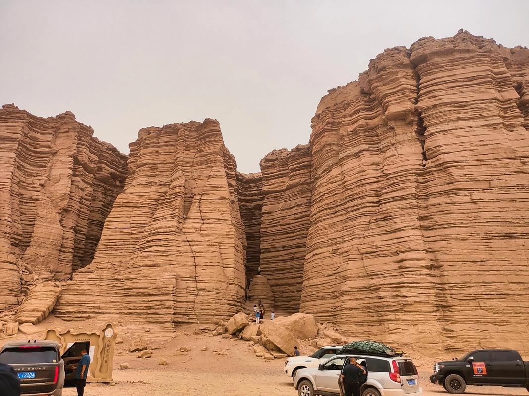 哈密附近有哪些必游景点？-第2张图片-星月文旅